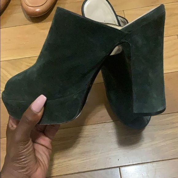 Kenneth Cole Shoes - Hunter green platform mules